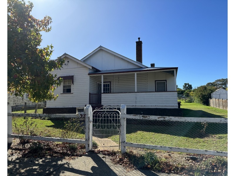 75 Martin Street, Coolah NSW 2843