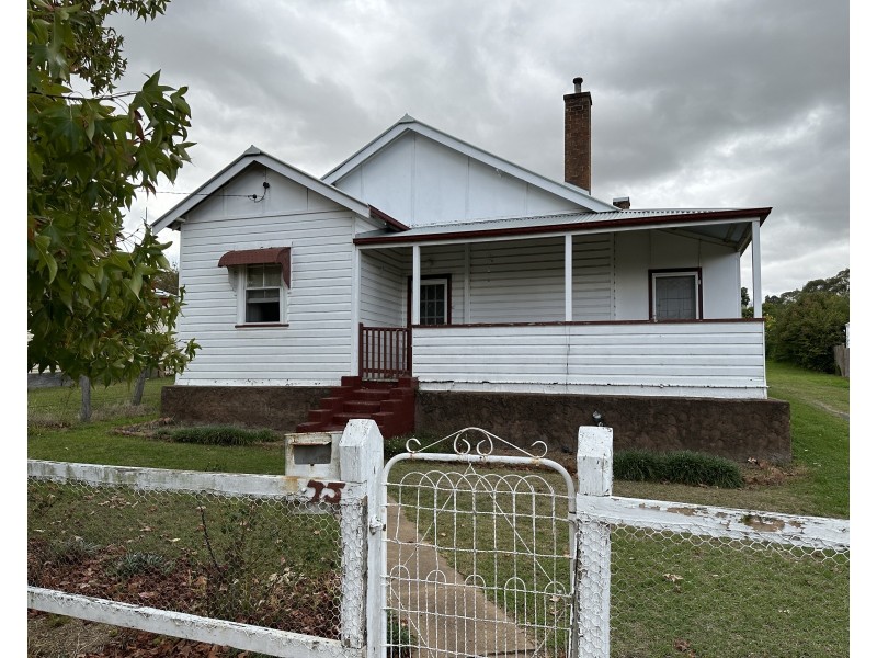 75 Martin Street, Coolah NSW 2843