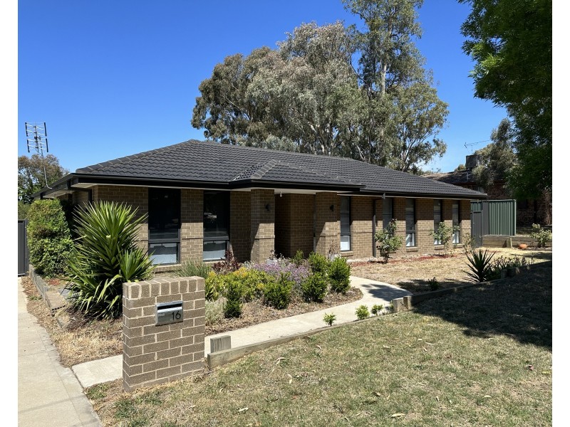 16 Irwin Street, Coolah NSW 2843