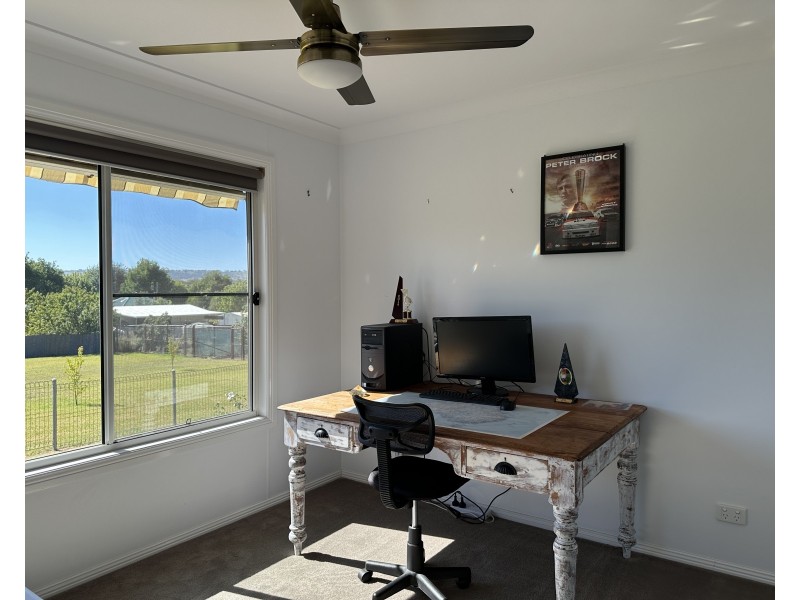 10 Cameron Place, Coolah NSW 2843