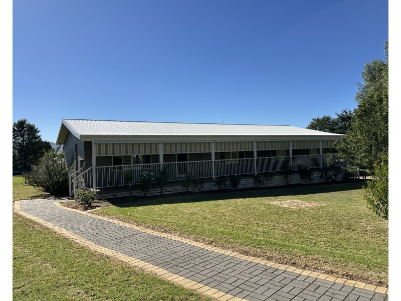 10 Cameron Place, Coolah NSW 2843