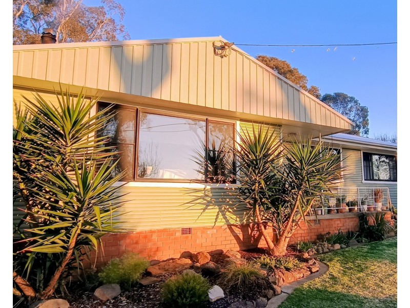 11 Cliff Lane, Coolah NSW 2843