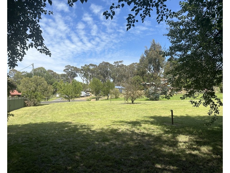 12 Cameron Place, Coolah NSW 2843