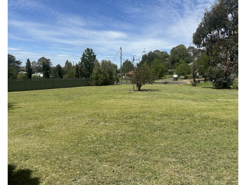 12 Cameron Place, Coolah NSW 2843