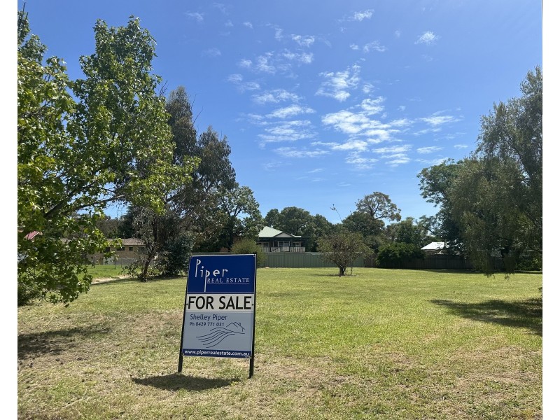 12 Cameron Place, Coolah NSW 2843