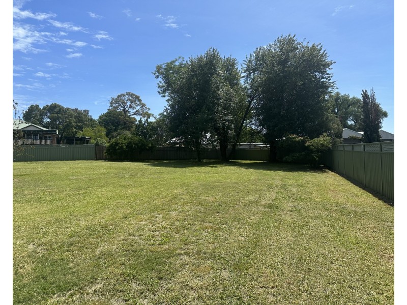 12 Cameron Place, Coolah NSW 2843