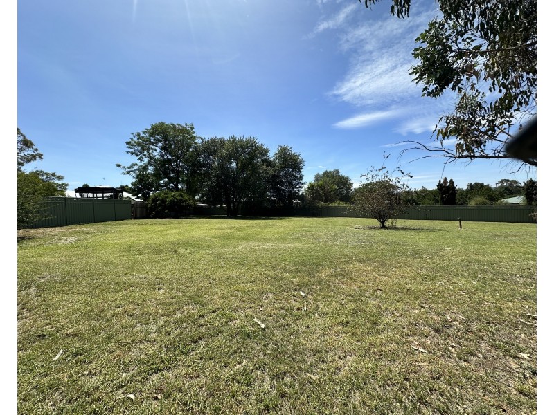 12 Cameron Place, Coolah NSW 2843