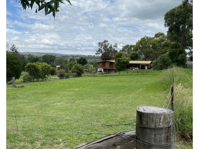 88 Martin Street, Coolah NSW 2843