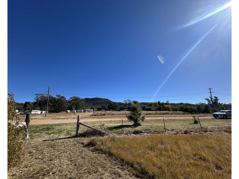 30 Merrigula Street, Tambar Springs NSW 2381