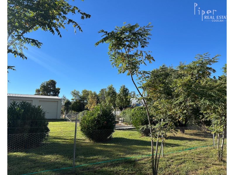 The Old School House/75 Denham Street, Leadville via, Dunedoo NSW 2844