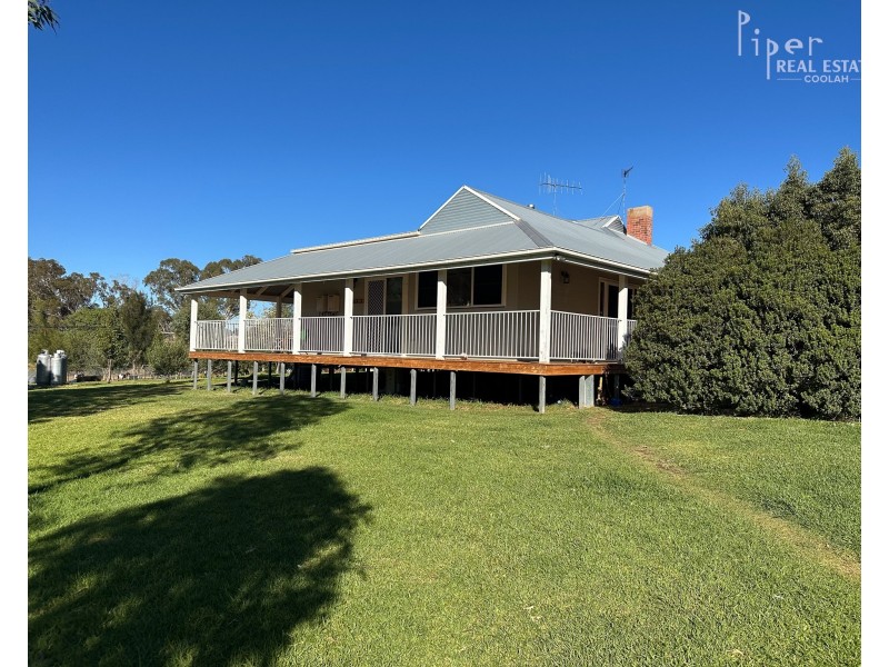 The Old School House/75 Denham Street, Leadville via, Dunedoo NSW 2844