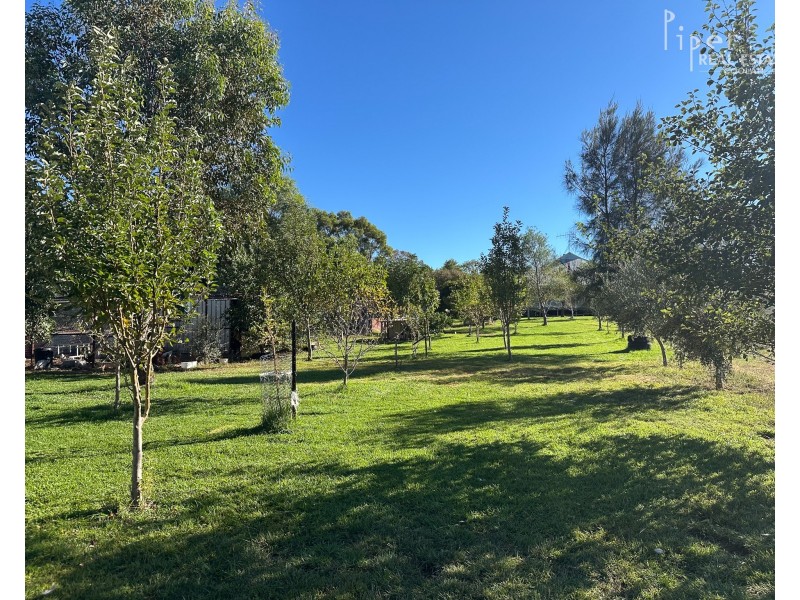 The Old School House/75 Denham Street, Leadville via, Dunedoo NSW 2844