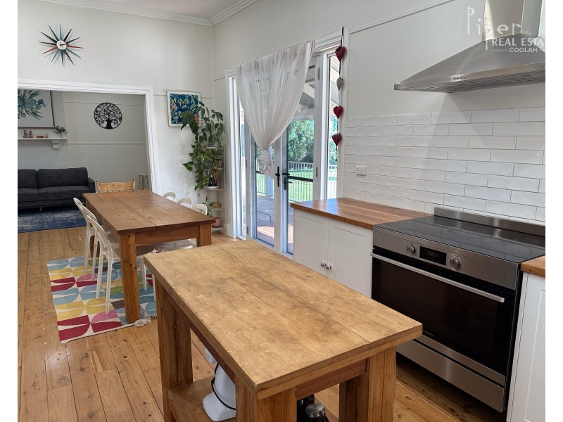 The Old School House/75 Denham Street, Leadville via, Dunedoo NSW 2844