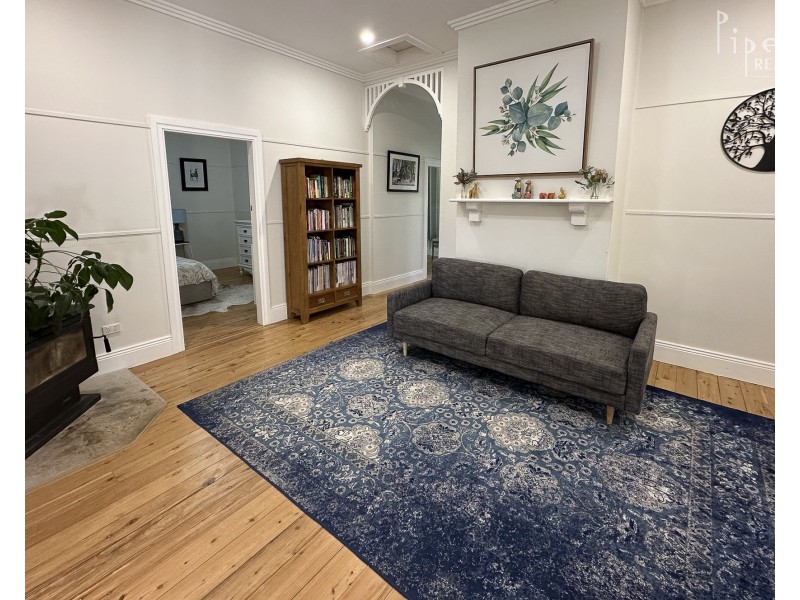 The Old School House/75 Denham Street, Leadville via, Dunedoo NSW 2844