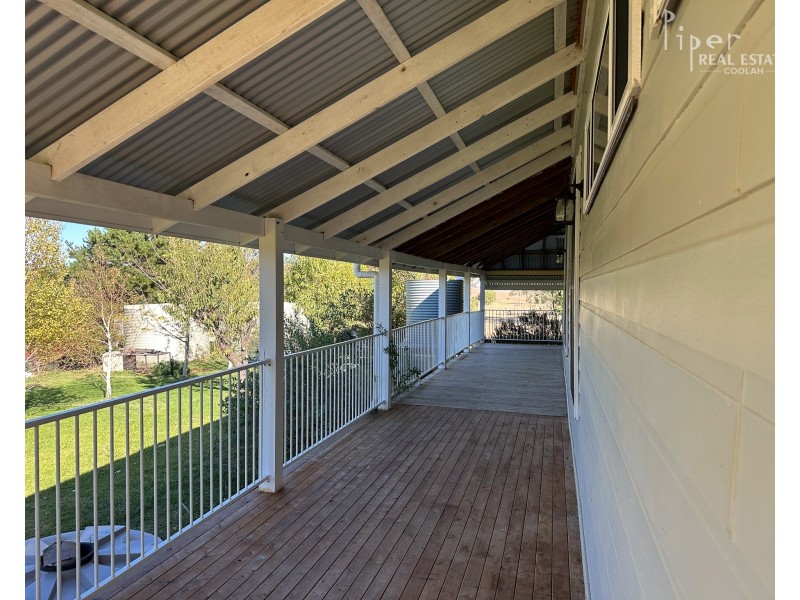 The Old School House/75 Denham Street, Leadville via, Dunedoo NSW 2844