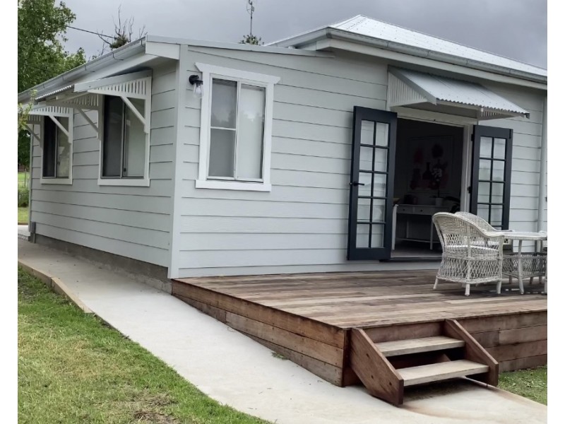 42 Martin Street, Coolah NSW 2843