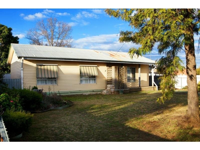 443 Wood Street, Deniliquin NSW 2710