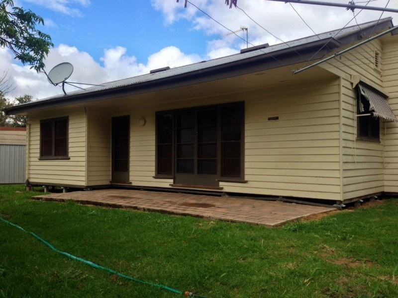 2 Watson Court, Deniliquin NSW 2710