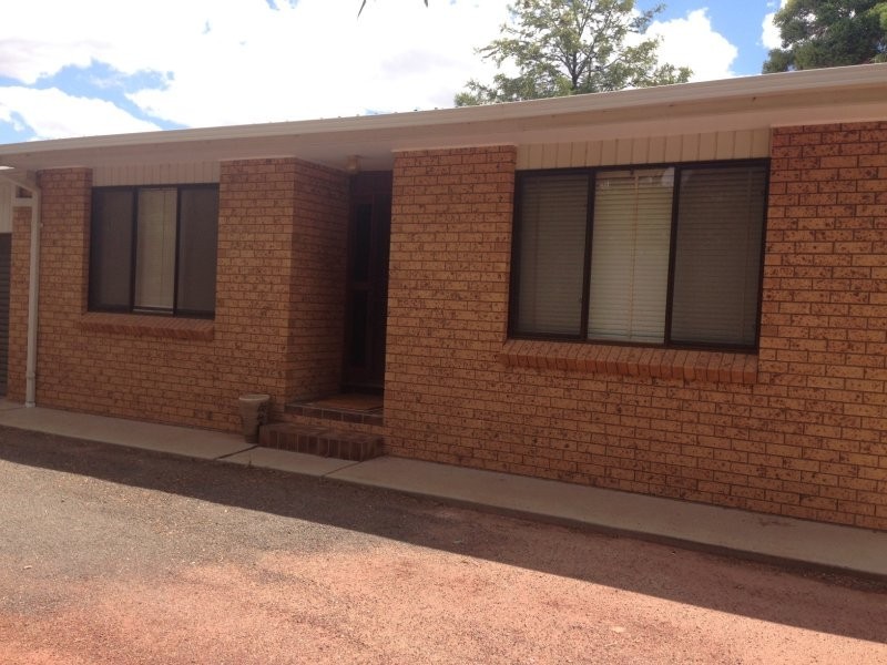 334-336 Russell Street, Hay NSW 2711