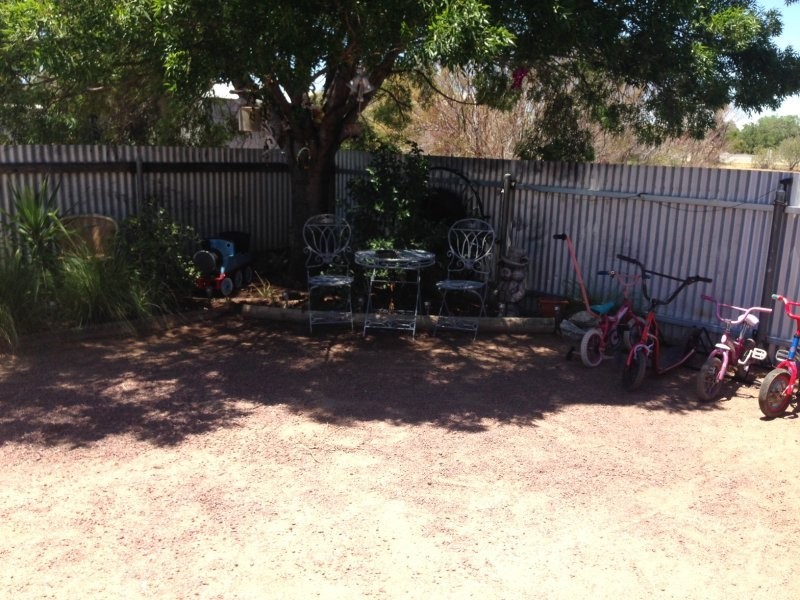 334-336 Russell Street, Hay NSW 2711