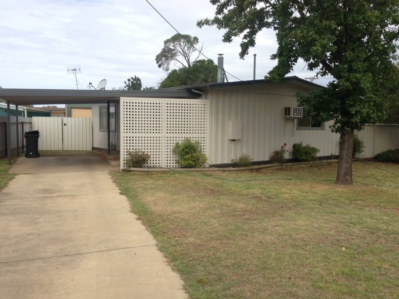 128 Dick Street, Deniliquin NSW 2710
