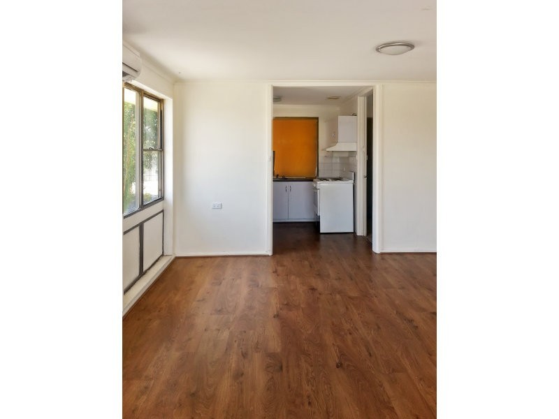 18 Ballantyne Crescent, Deniliquin NSW 2710