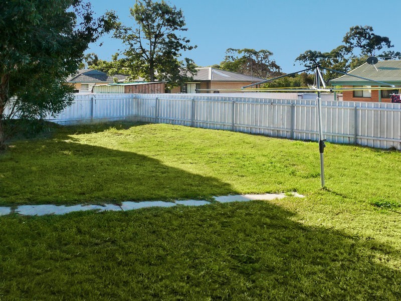 18 Ballantyne Crescent, Deniliquin NSW 2710