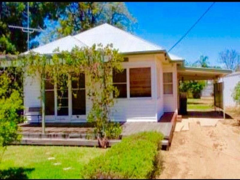 342 Lang St, Hay NSW 2711