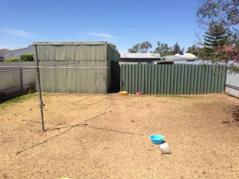 426 Church Street, Hay NSW 2711