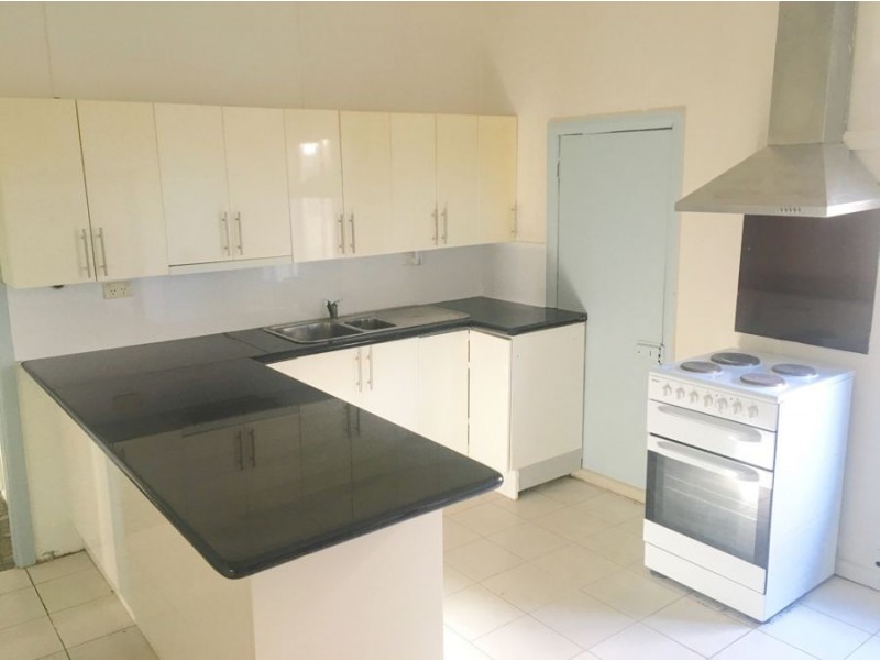 433 Church Street, Hay NSW 2711