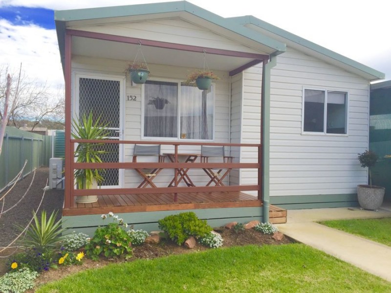 152 Parker Street, Hay NSW 2711