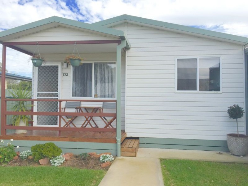 152 Parker Street, Hay NSW 2711