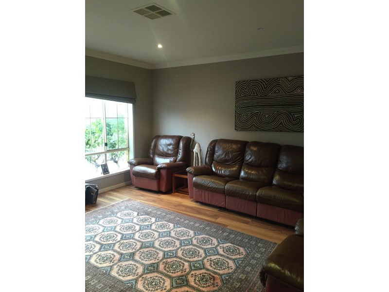 7 Mulumbah Estate, Deniliquin NSW 2710