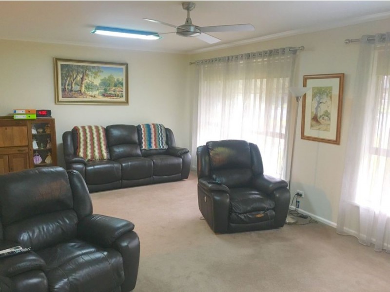 83 Russell Street, Deniliquin NSW 2710