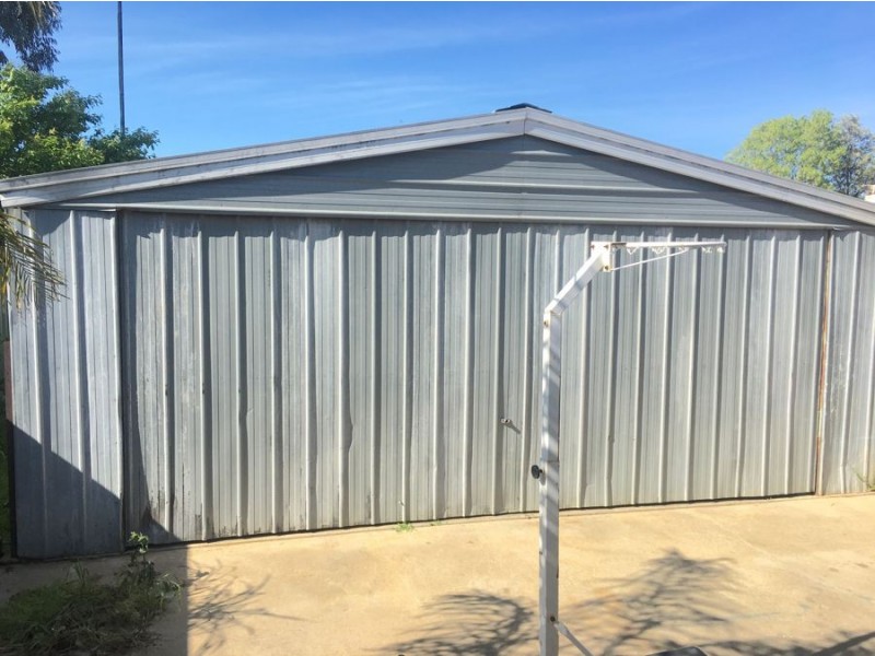 13 Johnston Crescent, Deniliquin NSW 2710