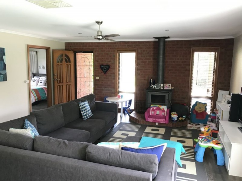 174 Box Street, Deniliquin NSW 2710