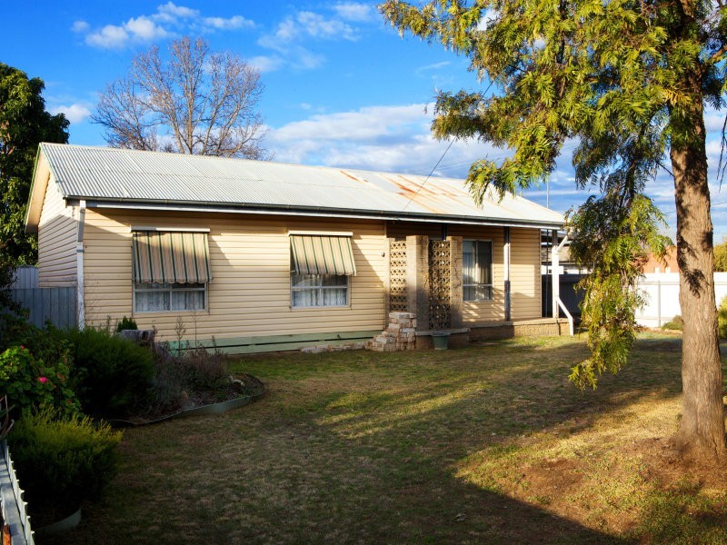 443 Wood Street, Deniliquin NSW 2710