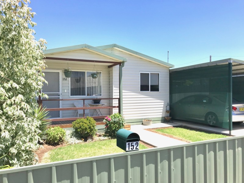 152 Parker Street, Hay NSW 2711