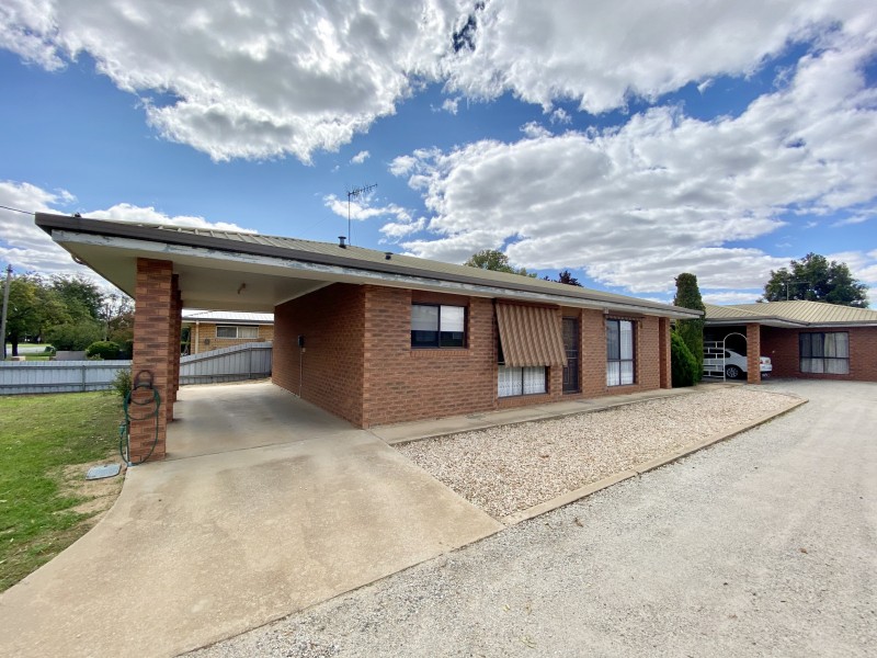 1/315 Sloane Street, Deniliquin NSW 2710
