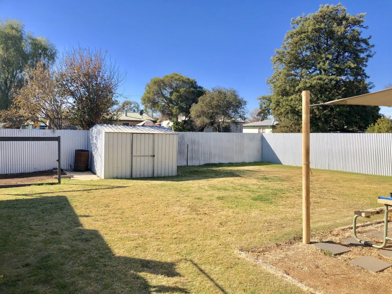 301 Noyes Street, Deniliquin NSW 2710