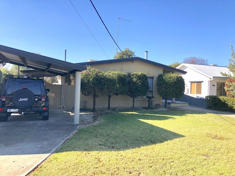 301 Noyes Street, Deniliquin NSW 2710