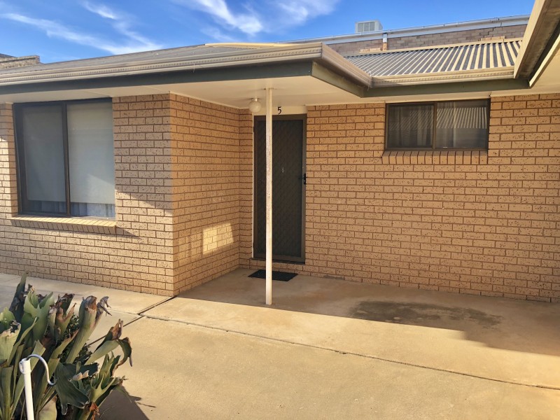 82 Edwardes Street, Deniliquin NSW 2710