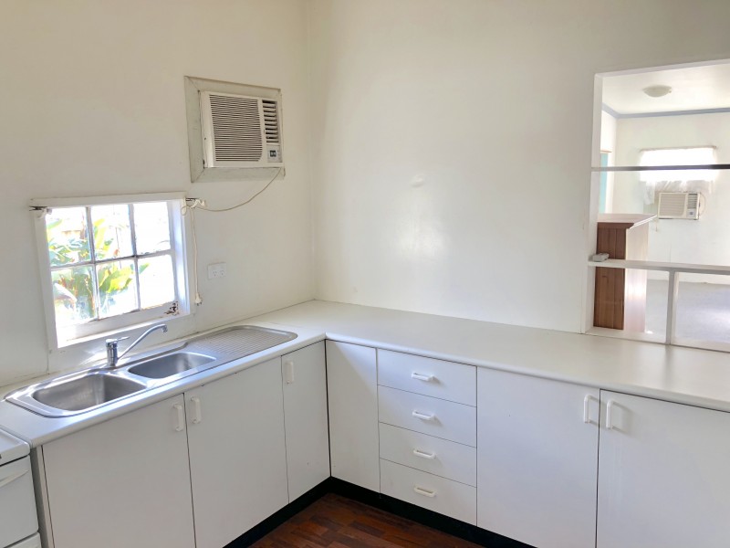 372 Sturt Place, Hay NSW 2711