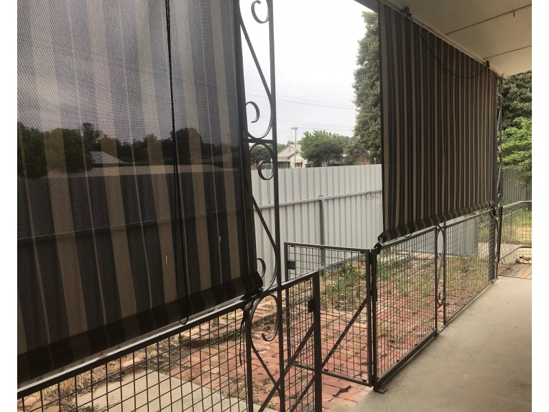 82 Crispe Street, Deniliquin NSW 2710