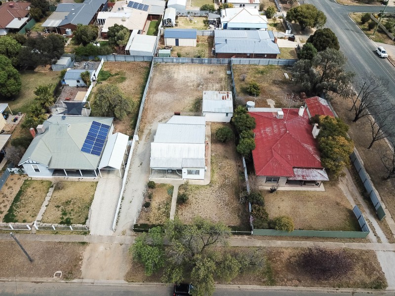 416 HARFLEUR STREET, Deniliquin NSW 2710