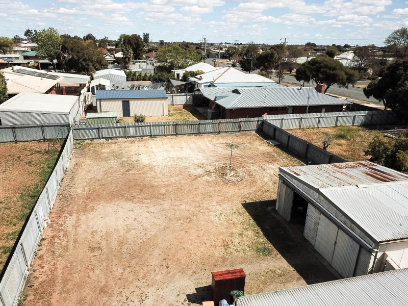 416 HARFLEUR STREET, Deniliquin NSW 2710