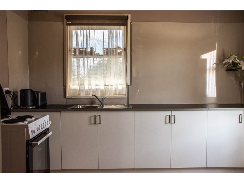 90 Decimus Street, Deniliquin NSW 2710