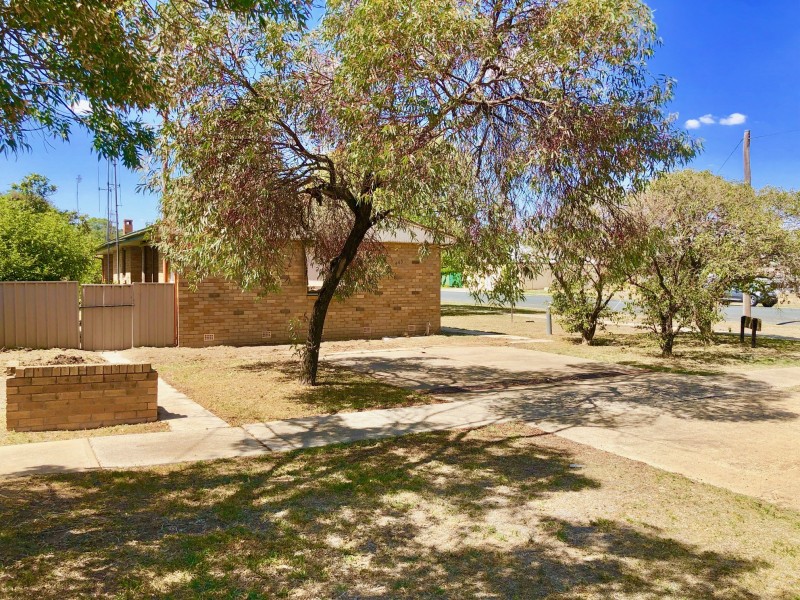 443 CRESSY STREET, Deniliquin NSW 2710