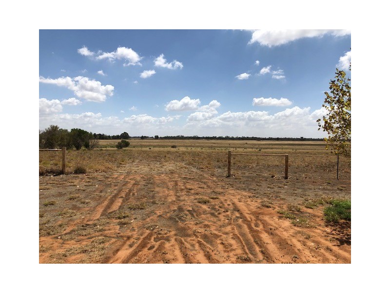 7 CONARGO ROAD, Deniliquin NSW 2710