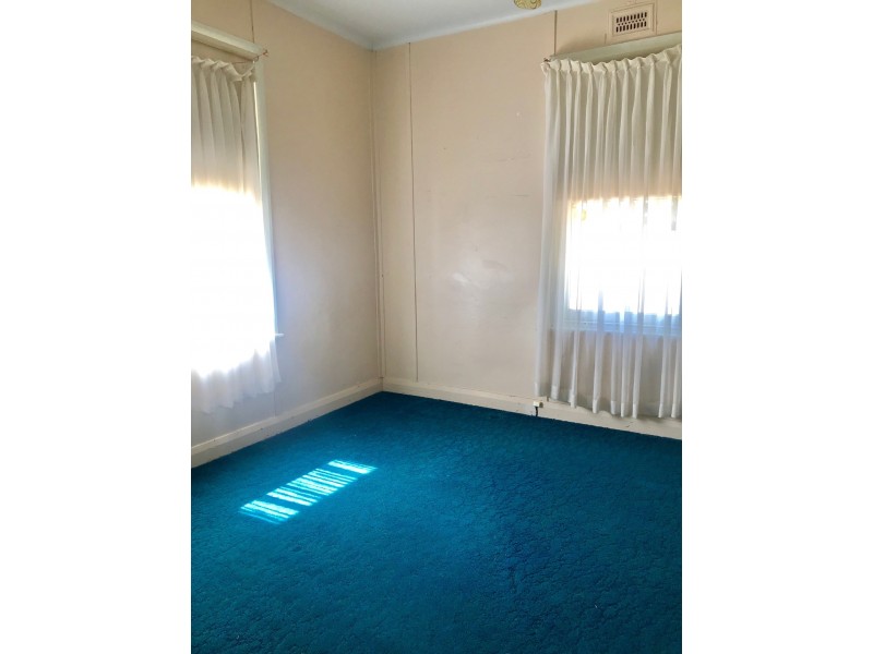 426 Church Street, Hay NSW 2711